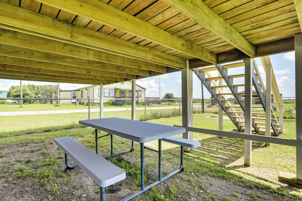 Deck & Fenced in Yard: Texas Escape in Freeport, United States