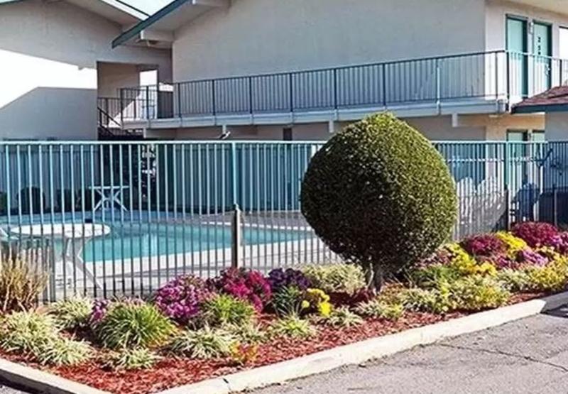 Rodeway Inn Fort Smith I 40 - photo 17