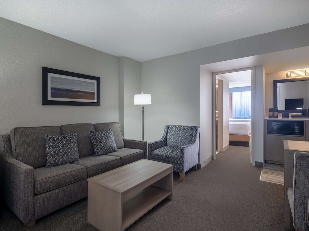 Embassy Suites by Hilton Baltimore Hunt Valley - photo 19