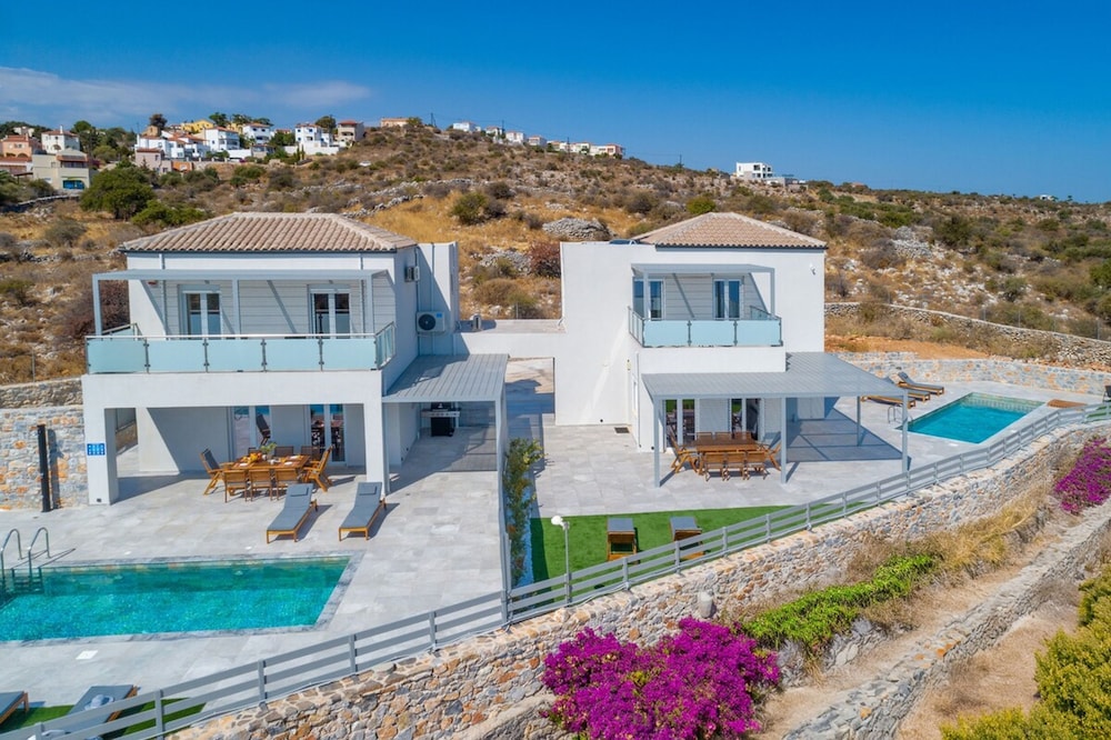 Gianna s Panoramic Seaview Twin Villas With Pools — 4-Star Luxury Hotel in Georgioupolis, Greece