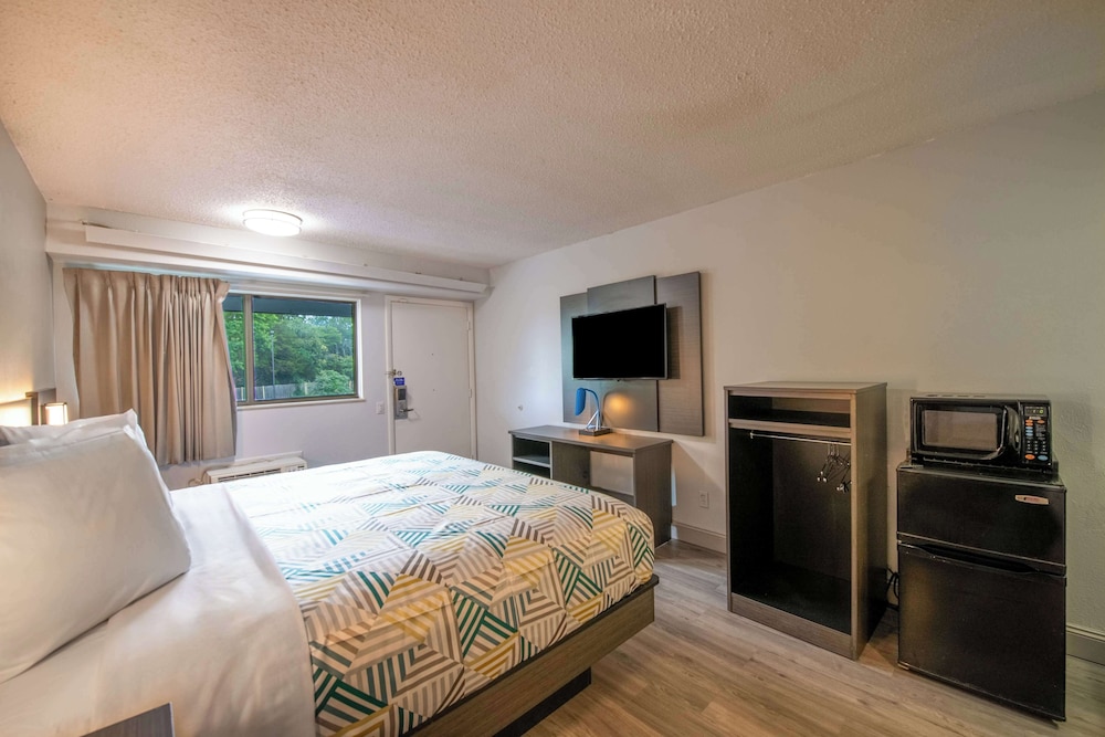 Motel 6 Charlotte NC Coliseum - photo 10
