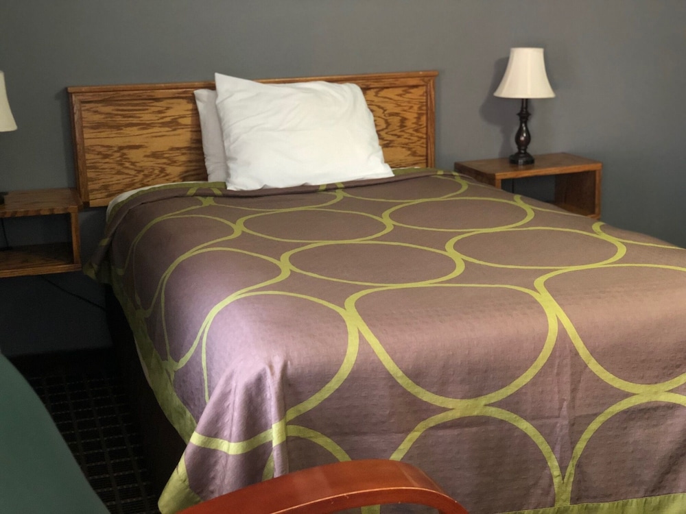 Hawkeye Motel - photo 9