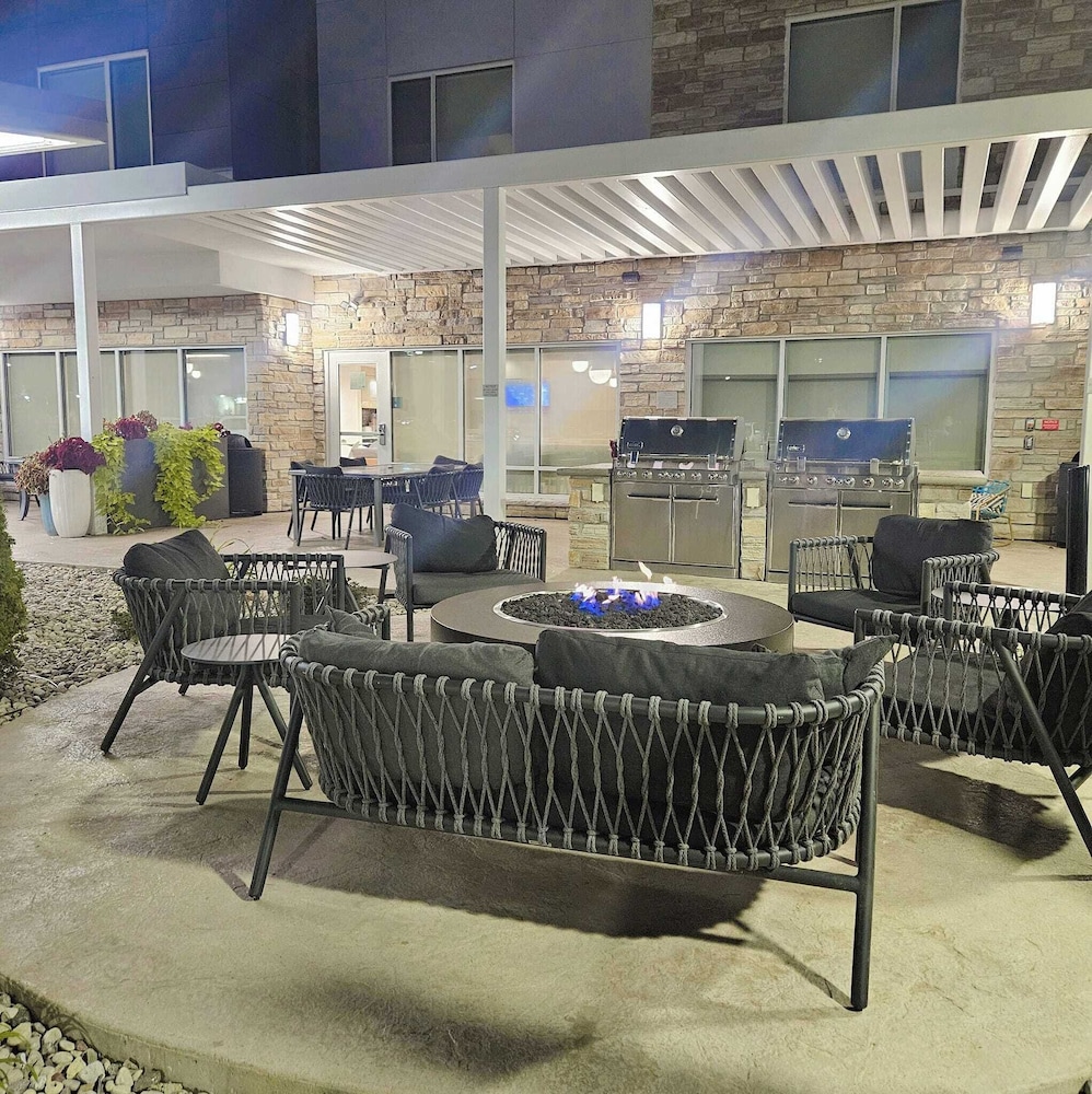 TownePlace Suites by Marriott Oshkosh - photo 27
