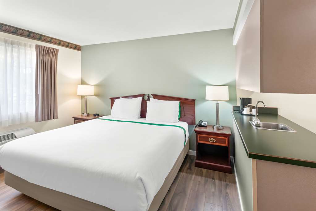 GuestHouse Kelso Longview - photo 23