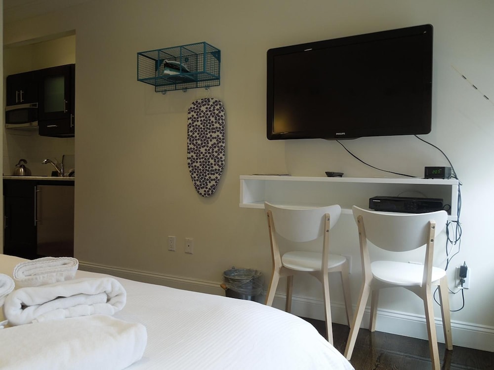 East Village Hotel - photo 12