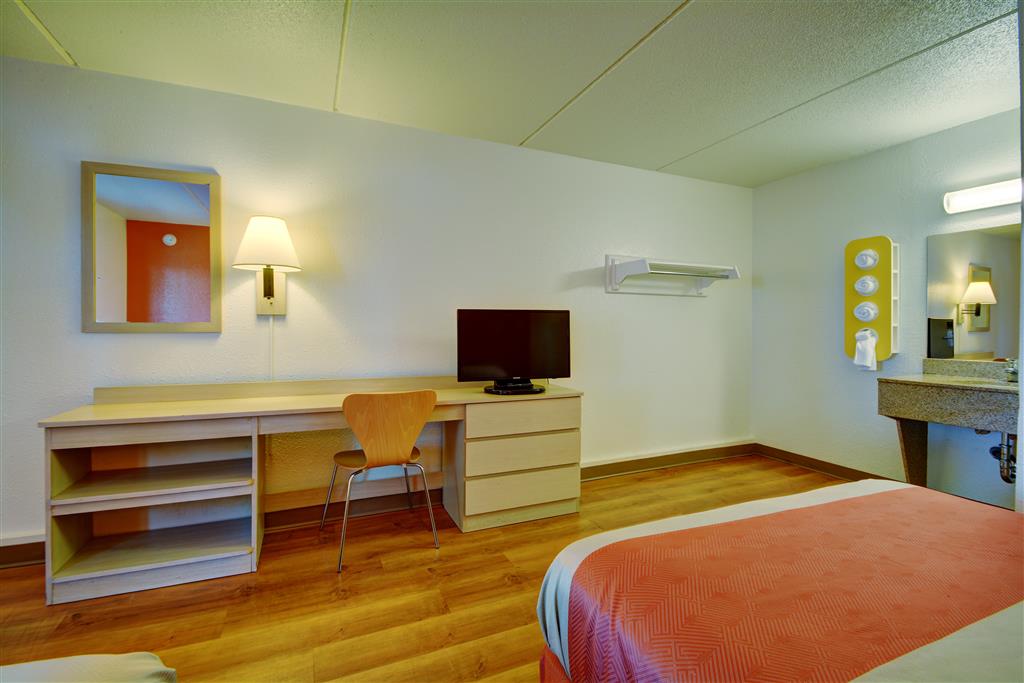 Motel 6 Chicopee MA Springfield - photo 12