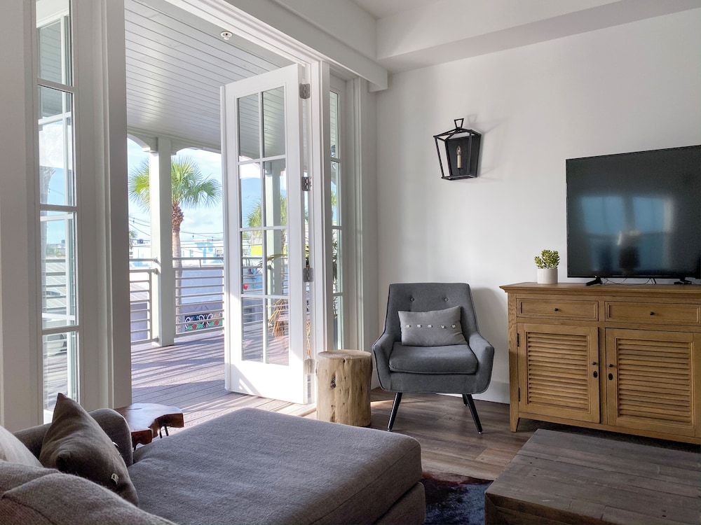 Berkeley Beach Club - photo 15