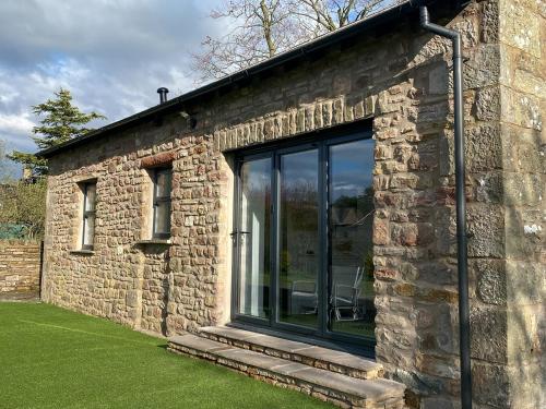 Blue Heron Lodge — 5-Star Luxury Hotel in Brough, United Kingdom