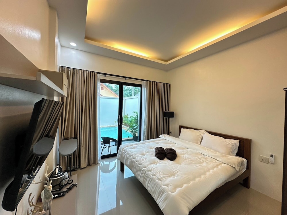 Golden Palm Resort - carbon neutral hotel in Ban Ao Nang