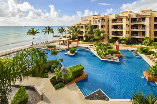 202 C Apartment in first line of beach with direct access to the beach — 4-Star Luxury Hotel in Playa Del Carmen, Mexico