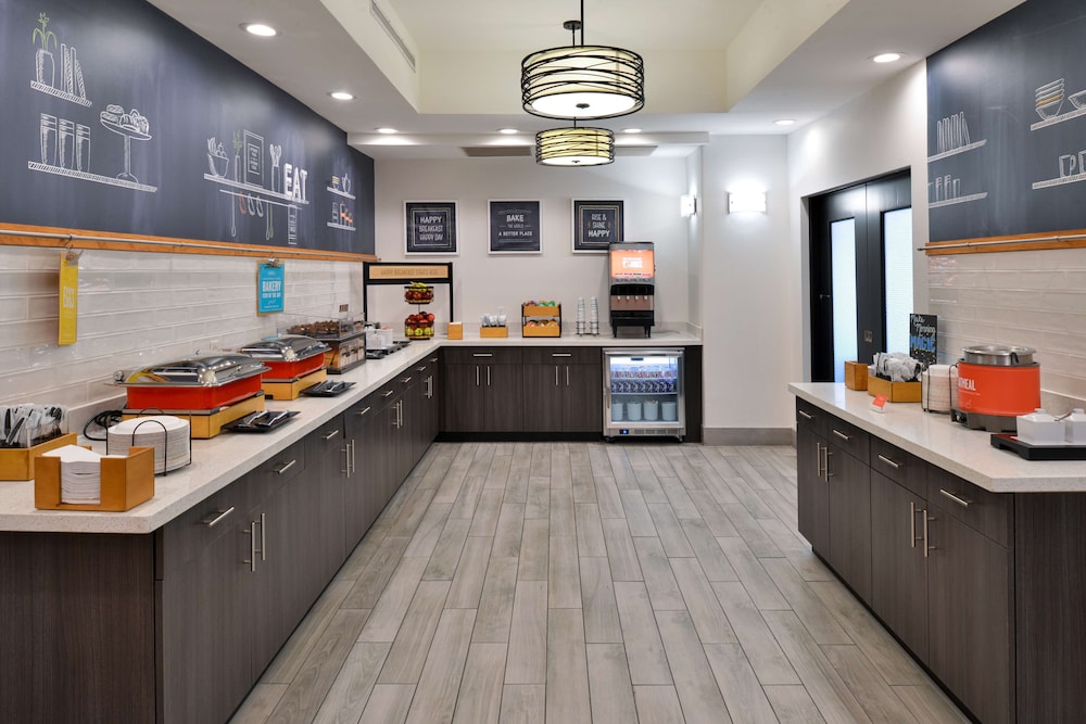 Hampton Inn Kansas City Northeast - photo 63