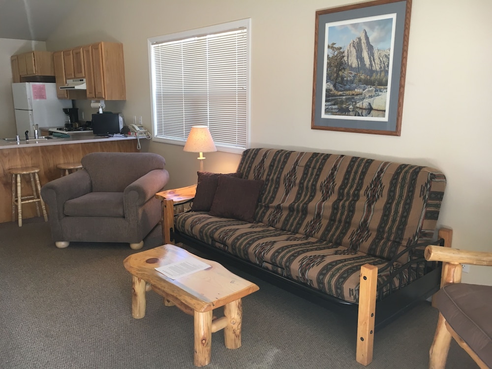 Mountain Landing Suites & RV Park - photo 7