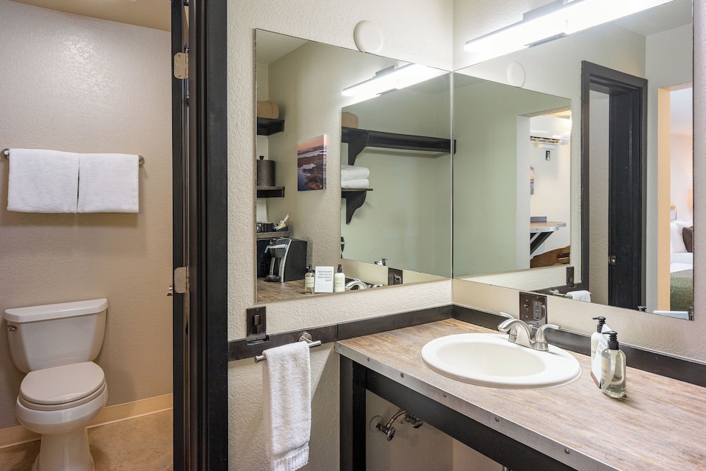Earthbox Inn & Spa - photo 22