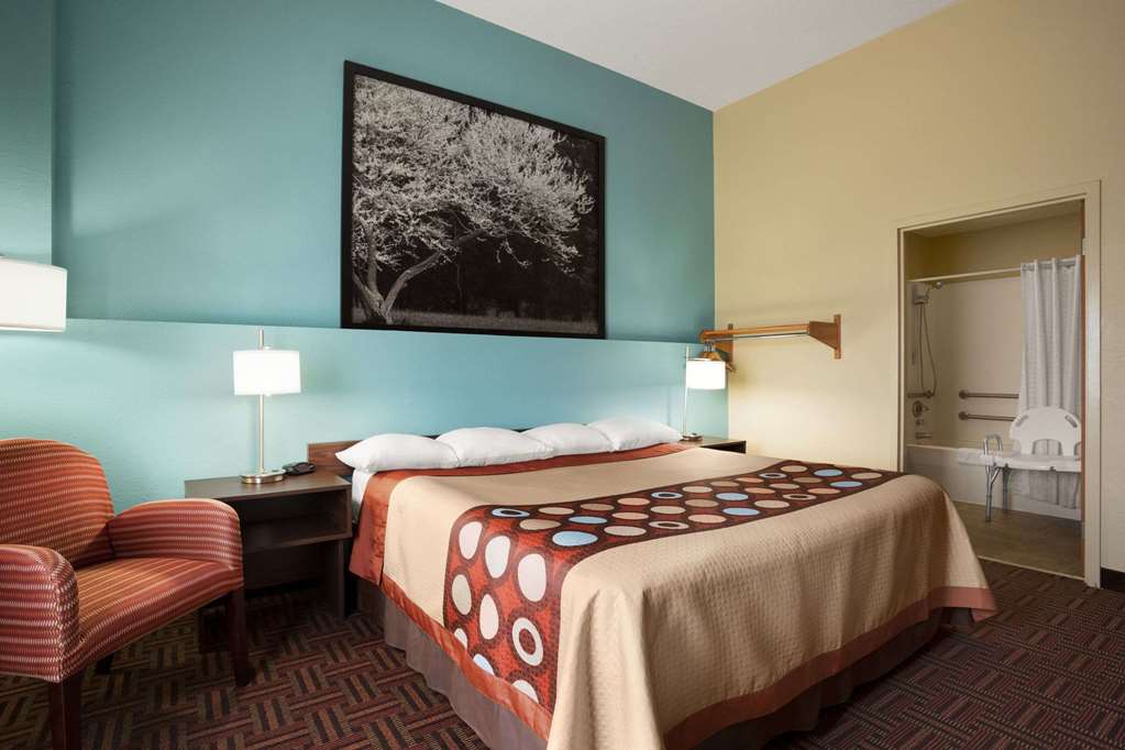 Super 8 by Wyndham Marion - photo 8