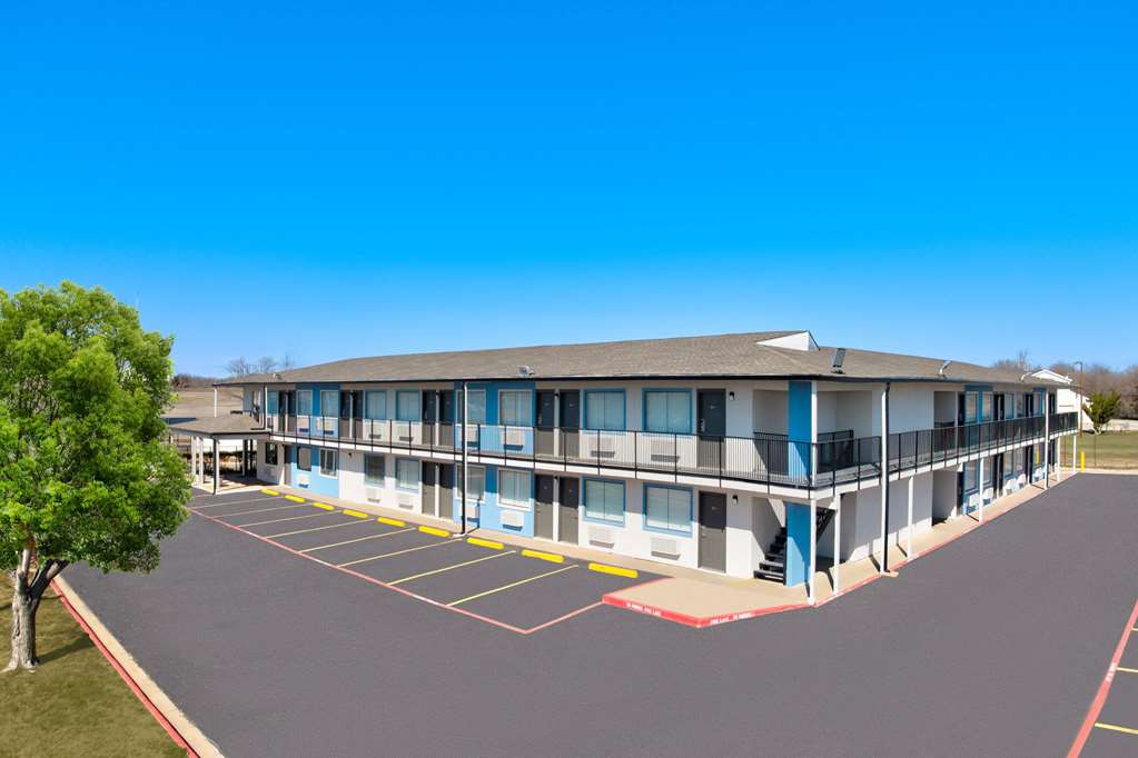 Days Inn by Wyndham Wichita Falls - photo 3