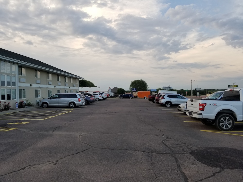 Bilmar Inn & Suites Dell Rapids Near Sioux Falls - photo 150