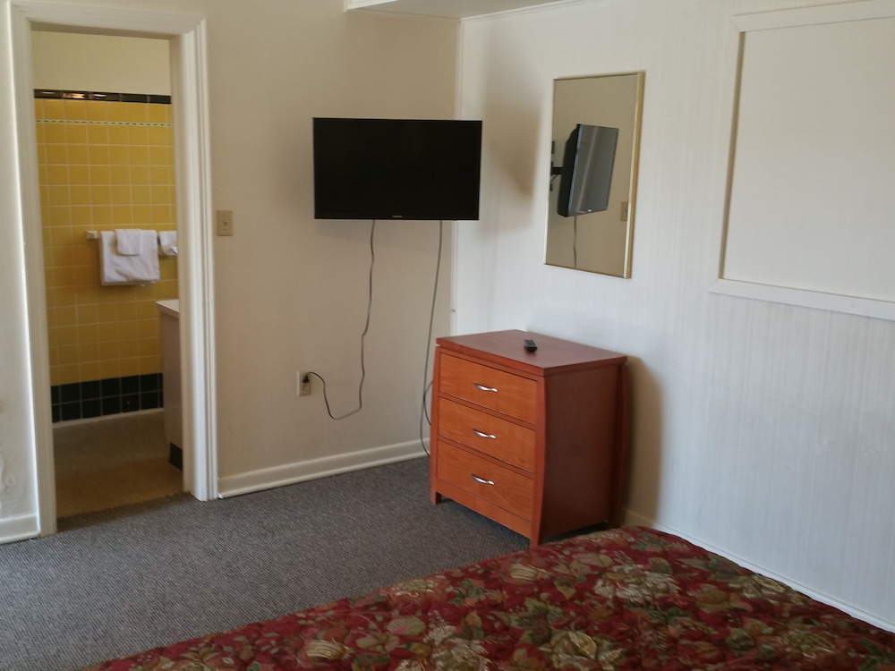 Bakers Motel Norwich - photo 22