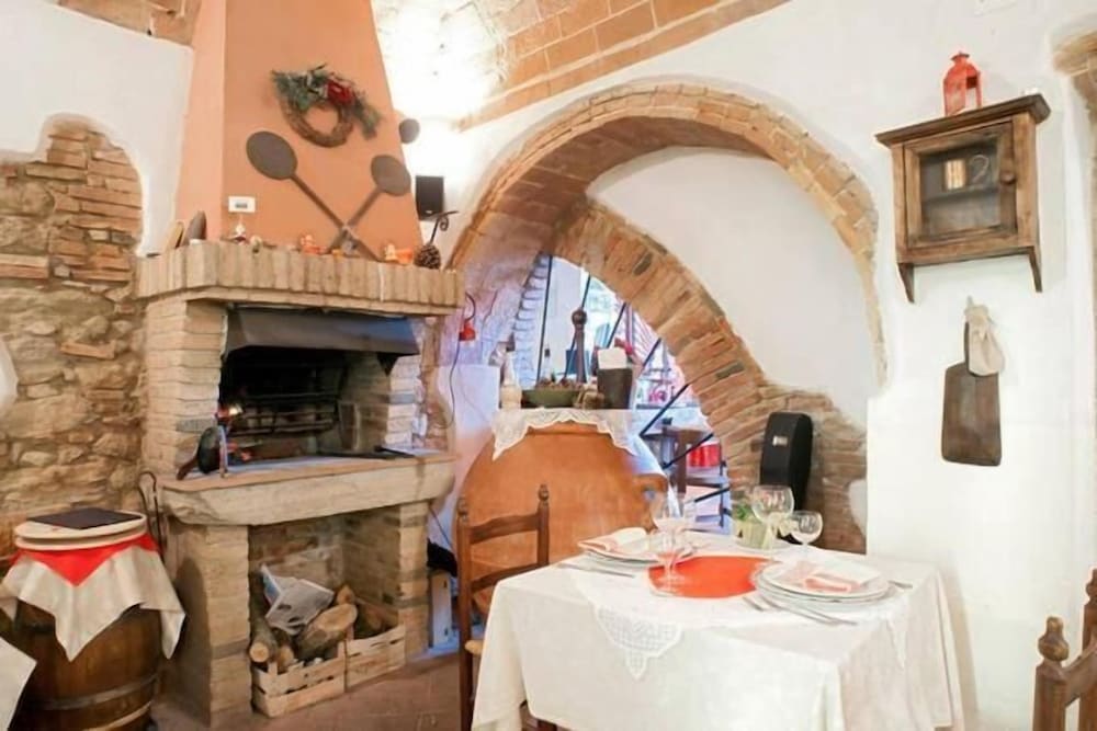 Hotel il Malandrone — hotel in Castellina Marittima