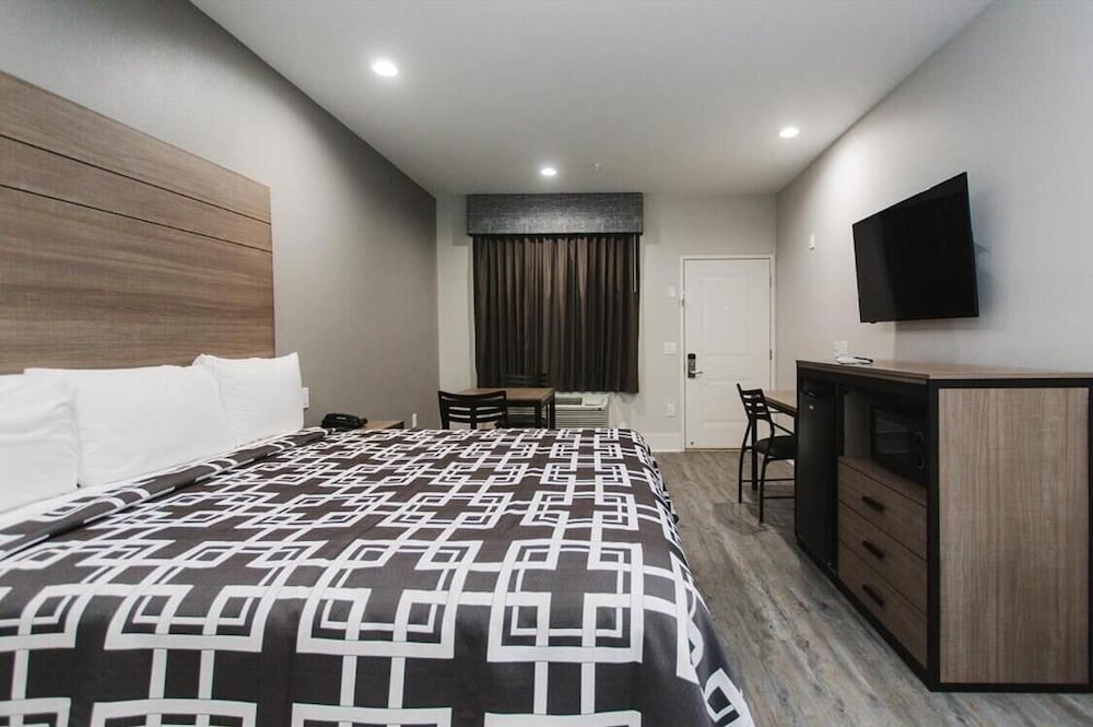 Palace Inn Conroe - photo 13