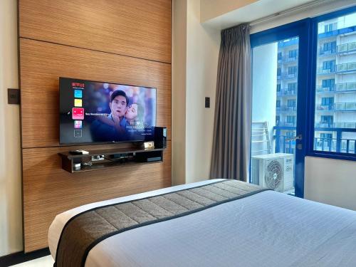 Studio Condo by Sea Residences near MOA 02 — 4-Star Luxury Hotel in Manila, Philippines