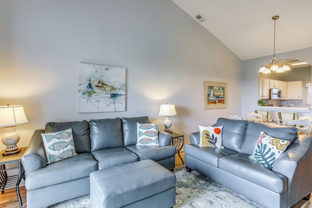 3 Mi to Beach: NMB Golf Resort Condo - photo 6