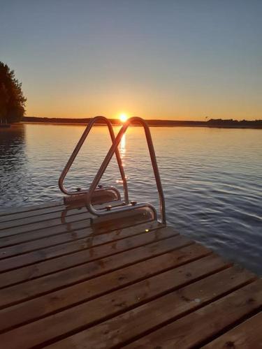 Villa by the river with beach sauna and jacuzzi — 4-Star Luxury Hotel in Rovaniemi, Finland