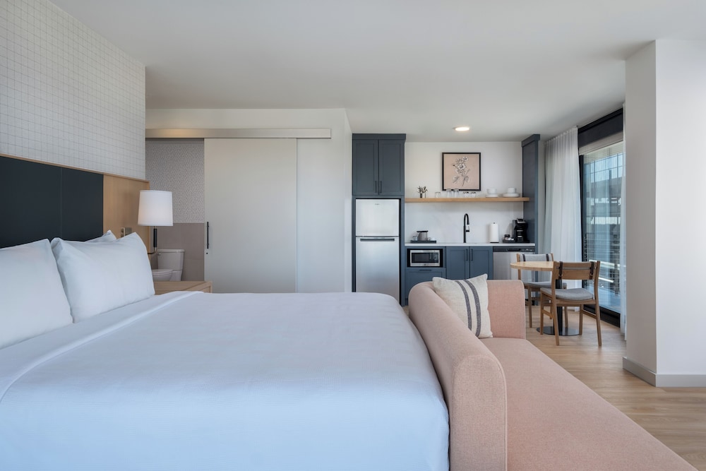 Denizen Hotel - photo 32