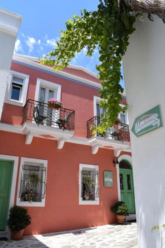 Madalena S Family — Tinos
