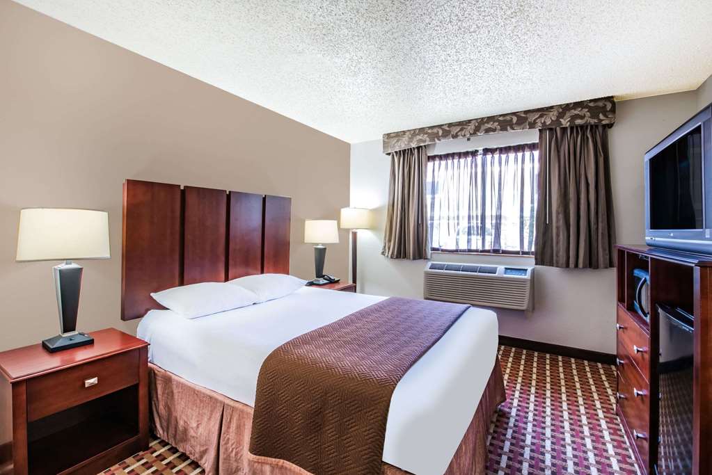 Super 8 by Wyndham Harlingen TX - photo 11