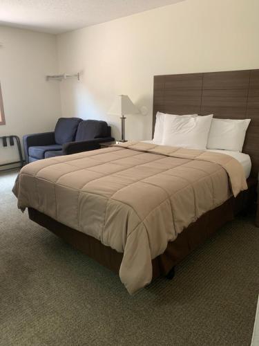 Lakes Area Inn - photo 6
