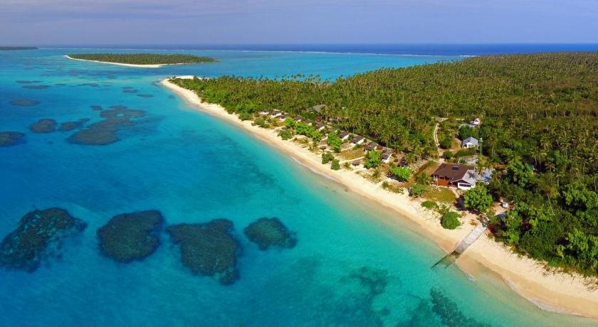 Sandy Beach Resort - carbon neutral hotel in Pangai