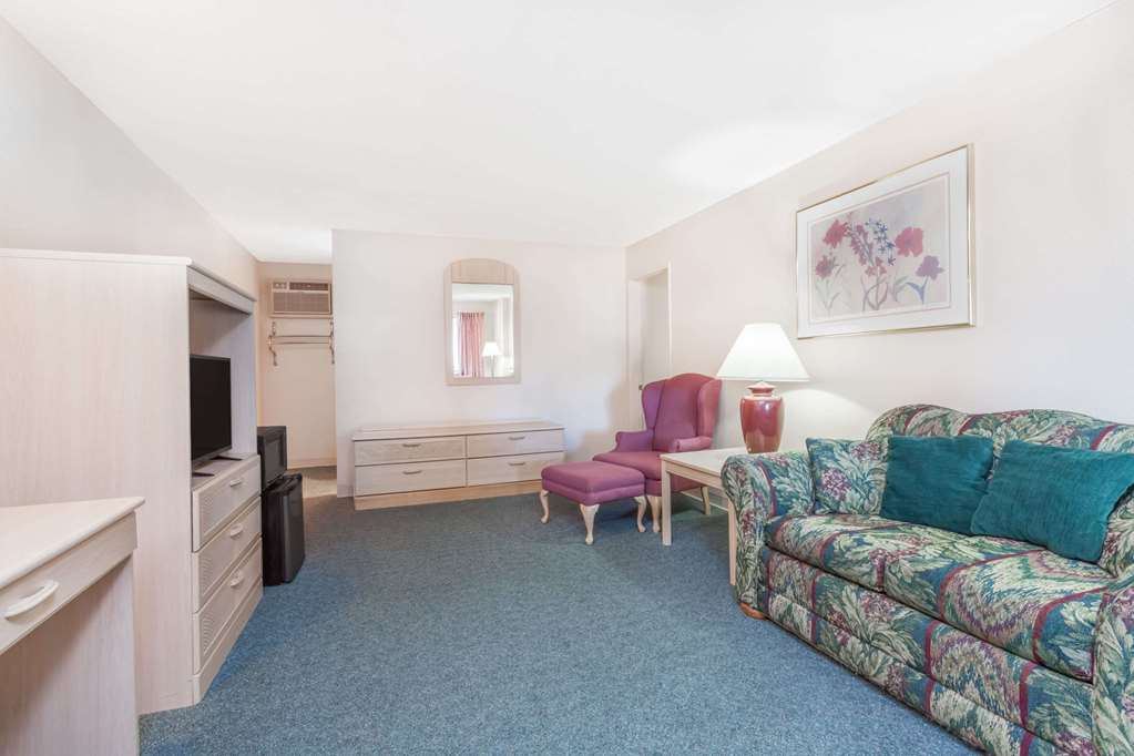 Days Inn by Wyndham Burns - photo 13