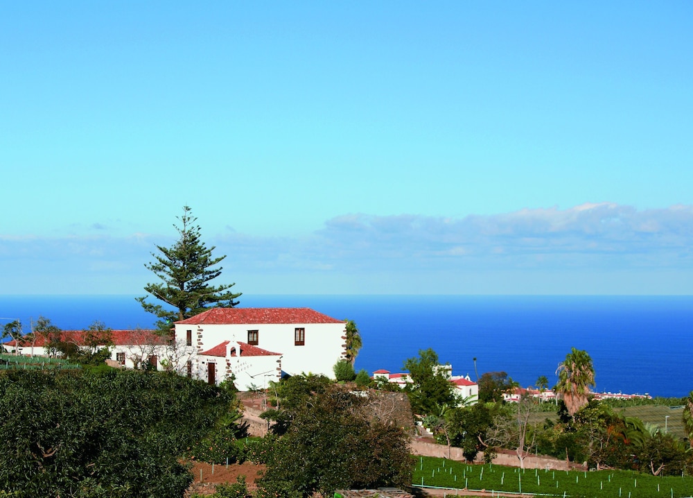 Hotel Rural Jardines de Milano — 4-Star Luxury Hotel in Los Realejos, Spain