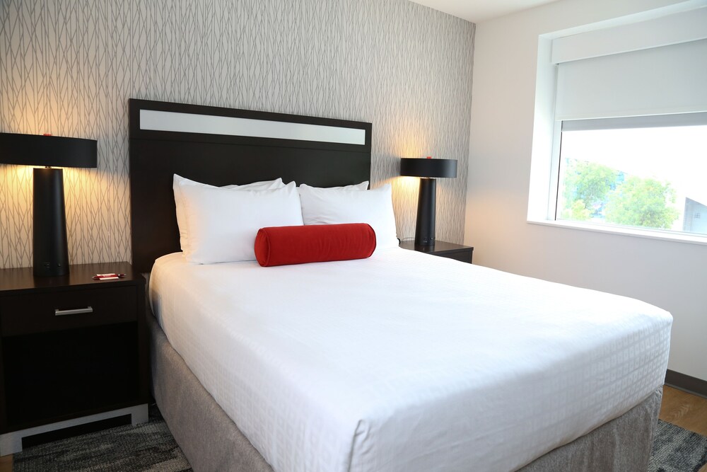 The University of Georgia Center for Continuing Education & Hotel - photo 20