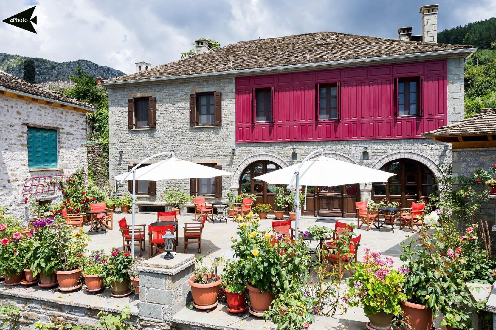 Villa Paroraia — 4-Star Luxury Hotel in Asprangeloi, Greece