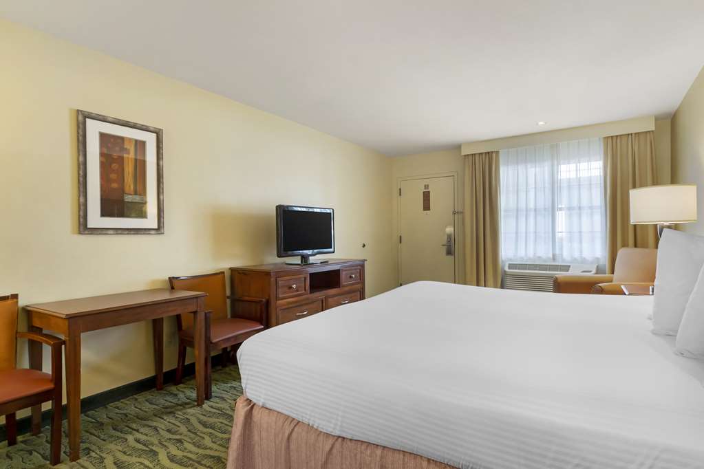 Best Western McAllen Medical Center - photo 12