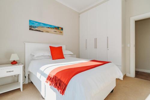 Trafford Cottage on Kingswood Golf Estate — 4-Star Luxury Hotel in George, South Africa