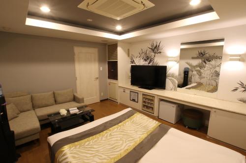 Hotel K Wave Adult Only — hotel in Kasukabe