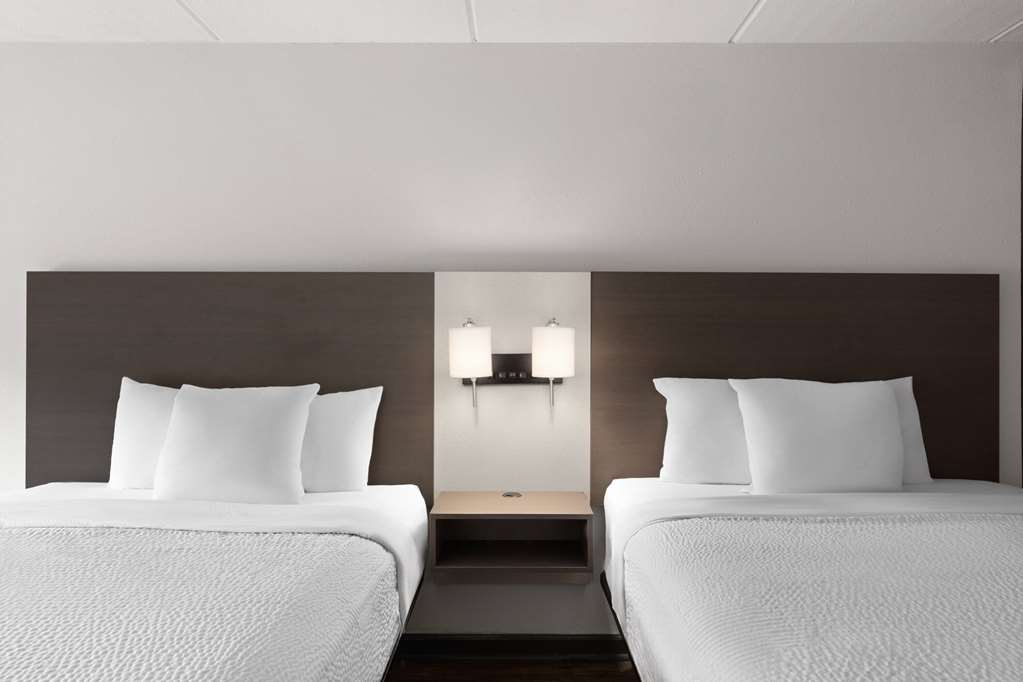 Ramada by Wyndham Bainbridge - photo 15