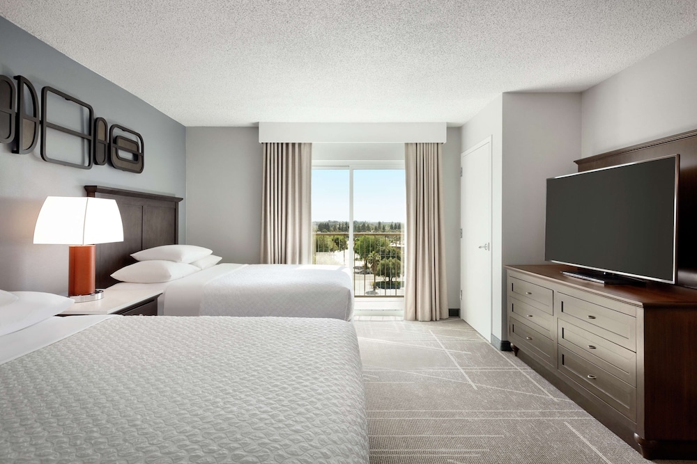 Embassy Suites by Hilton Milpitas Silicon Valley - photo 28