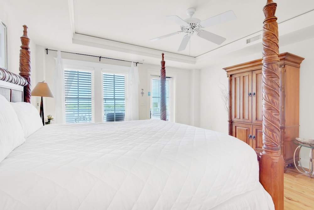 Watercolor Townhouse 9 — 4-Star Luxury Hotel in Santa Rosa, United States