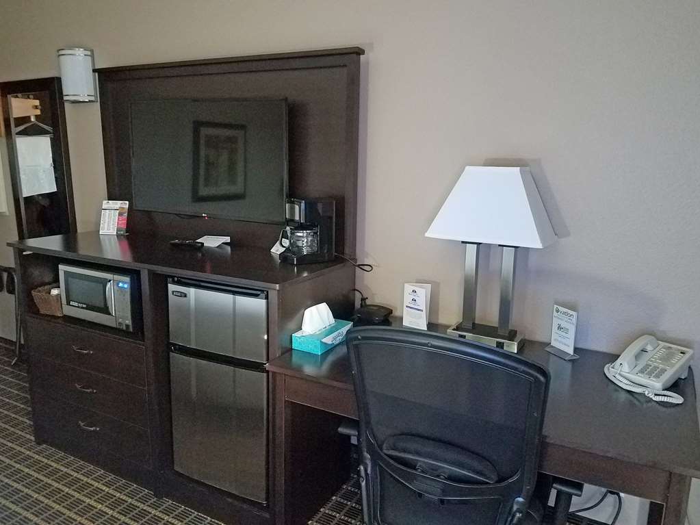 Americas Best Value Inn & Suites Bismarck - photo 7