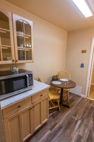 June Lake Motel - photo 18