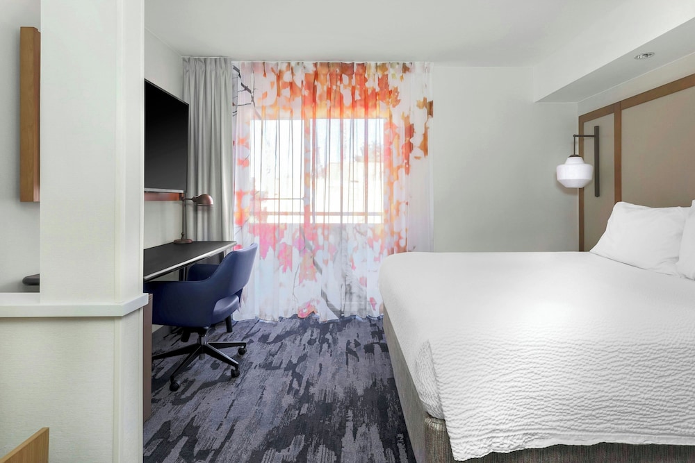 Fairfield Inn & Suites by Marriott San Jose Airport - photo 13