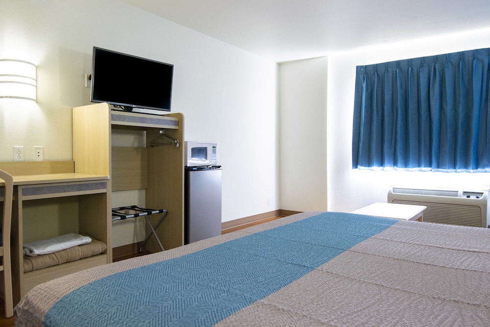 Motel 6 Las Cruces NM Telshor - photo 6