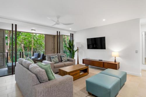 ‘Melaleuca’ Three bedroom Suite with Adjacent Studio at Temple Resort in Palm Cove, Australia