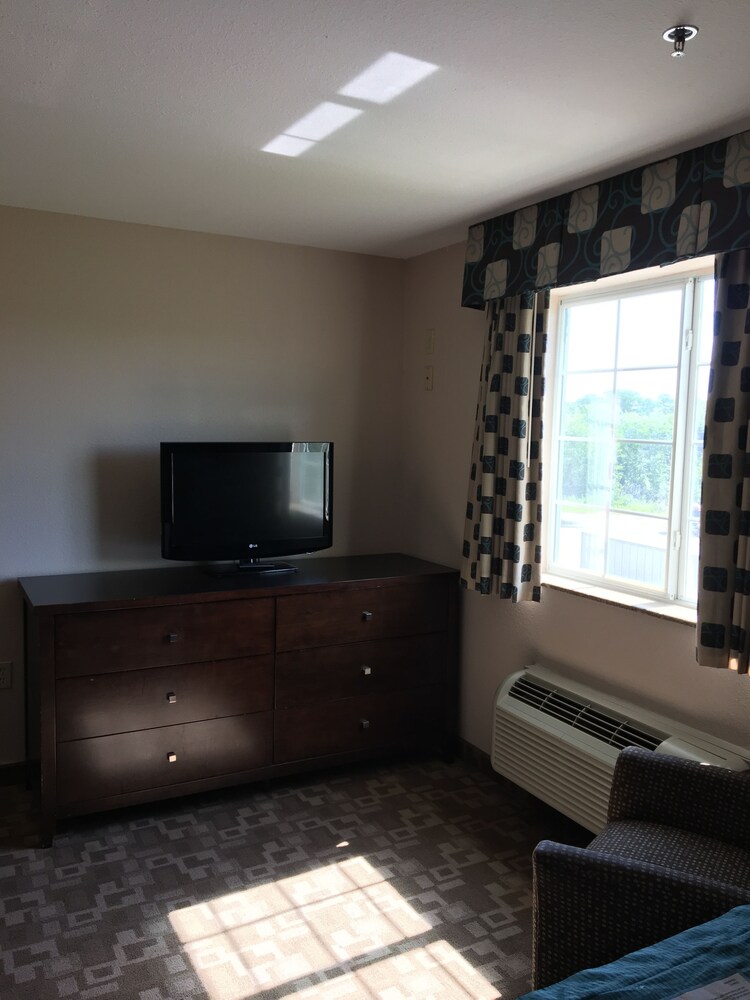 Suburban Extended Stay LaPlace - photo 17