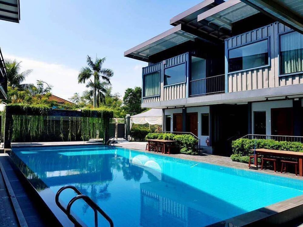 Kluang Container Hotel — 5-Star Luxury Hotel in Kluang, Malaysia