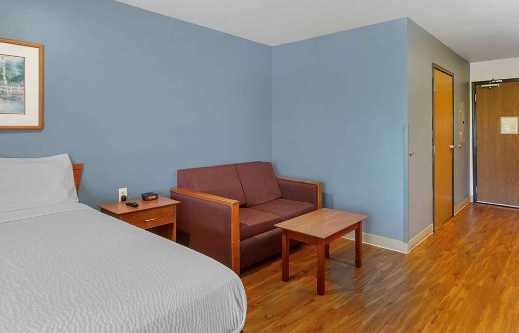 WoodSpring Suites Akron - photo 25