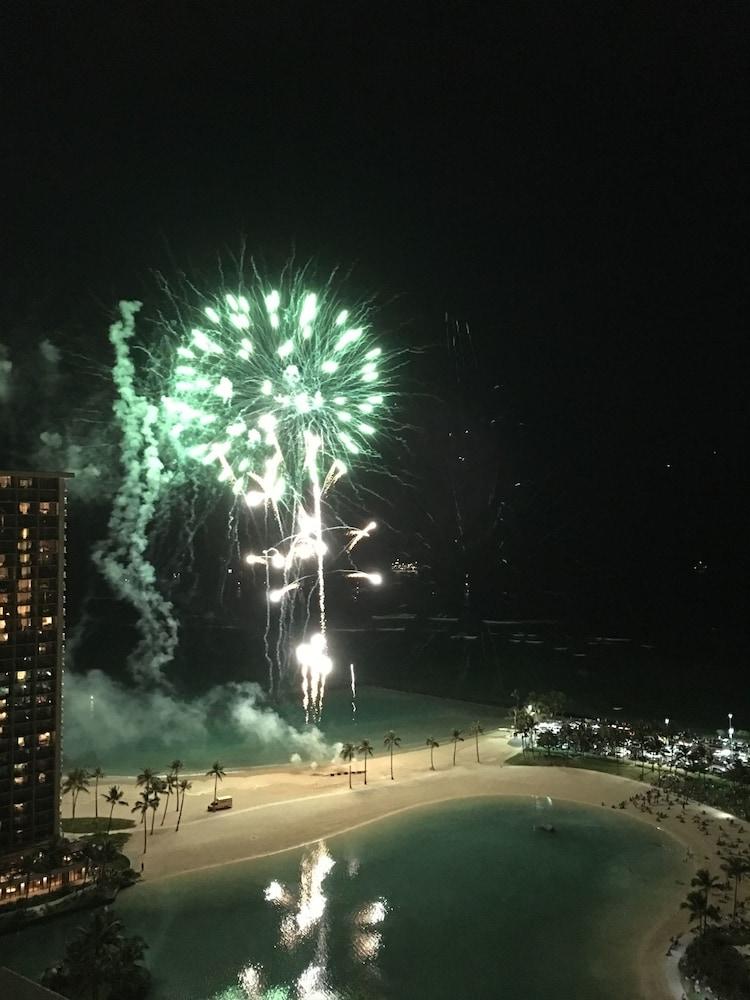 Marina Hawaii Vacations at the Ilikai Tower - photo 4
